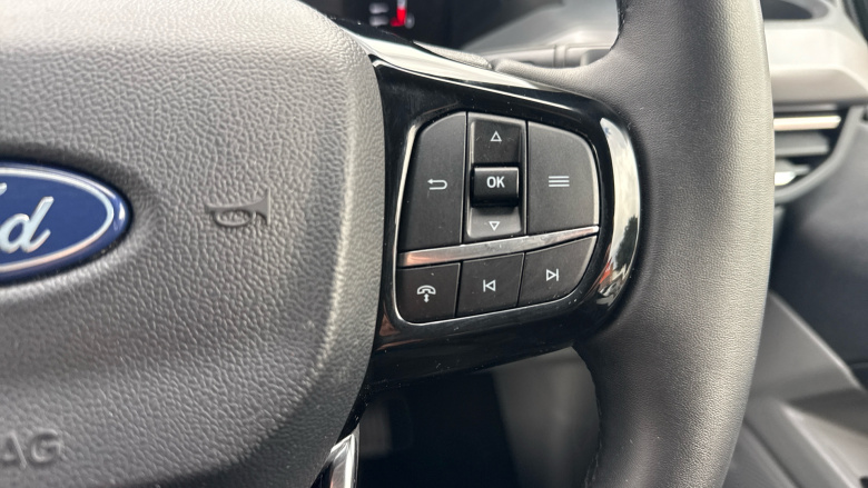 Ford Tourneo Custom 320 L2 Diesel Fwd 2.0 EcoBlue 136ps H1 Titanium 8 seater Auto